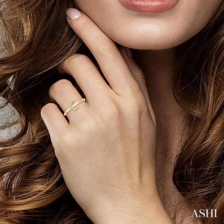 1/20 ctw Crescent Round Cut Diamond Petite Fashion Ring in 10K Yellow Gold