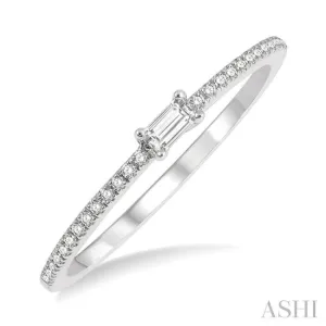 1/6 ctw Petite Baguette Center Round Cut Diamond Stack Band in 14K White Gold