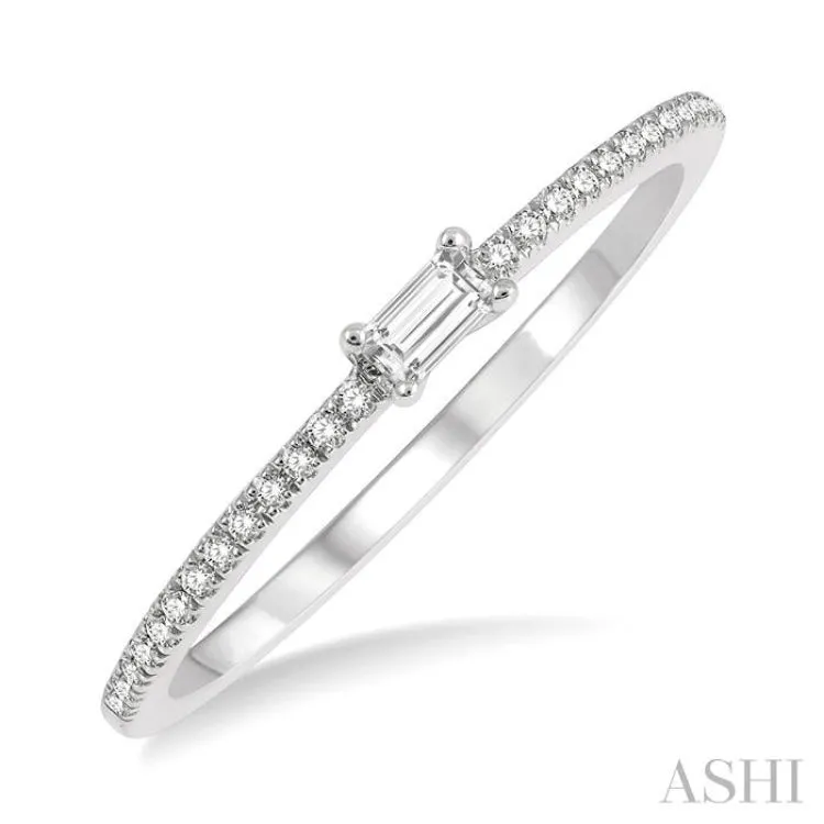 1/6 ctw Petite Baguette Center Round Cut Diamond Stack Band in 14K White Gold