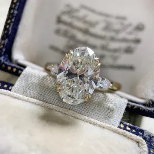 Beautiful Oval-shaped Delicate Vintage Style AAA  CZ Diamonds Luxury Fashion Ring