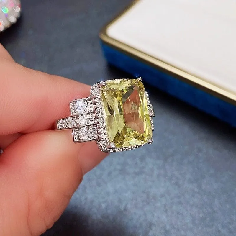 Brilliant High Quality AAA  Cubic Zirconia Delicate Anniversary Ring