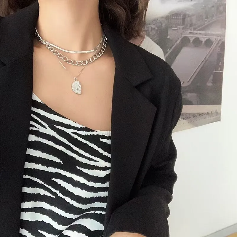 Choker Irregular Crescent Pendant Necklace For Women Metal Mujer Multi-Layer Chain Charm Jewelry Collier Femme 2022 Trend