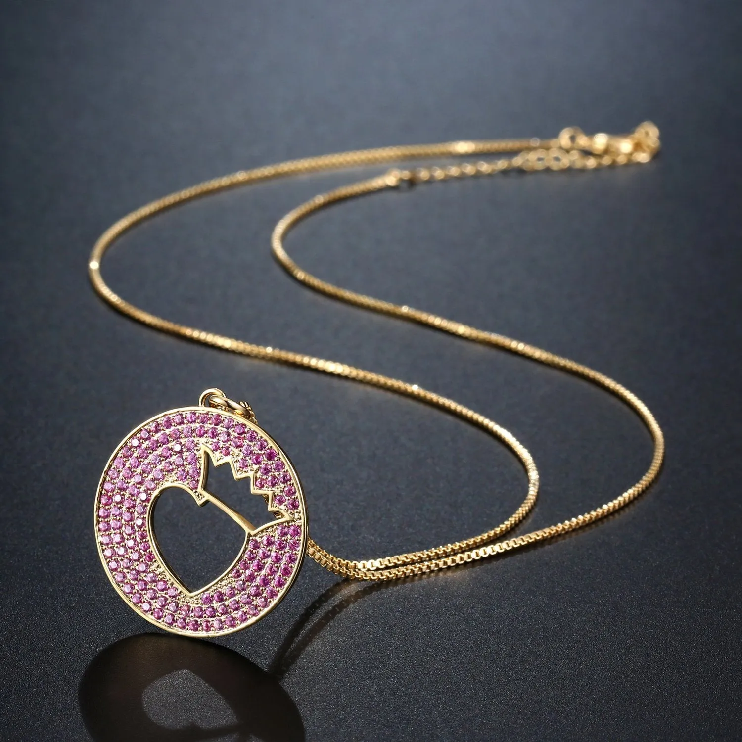 Crown Heart Hollow Round Pendant Necklace KPN0269