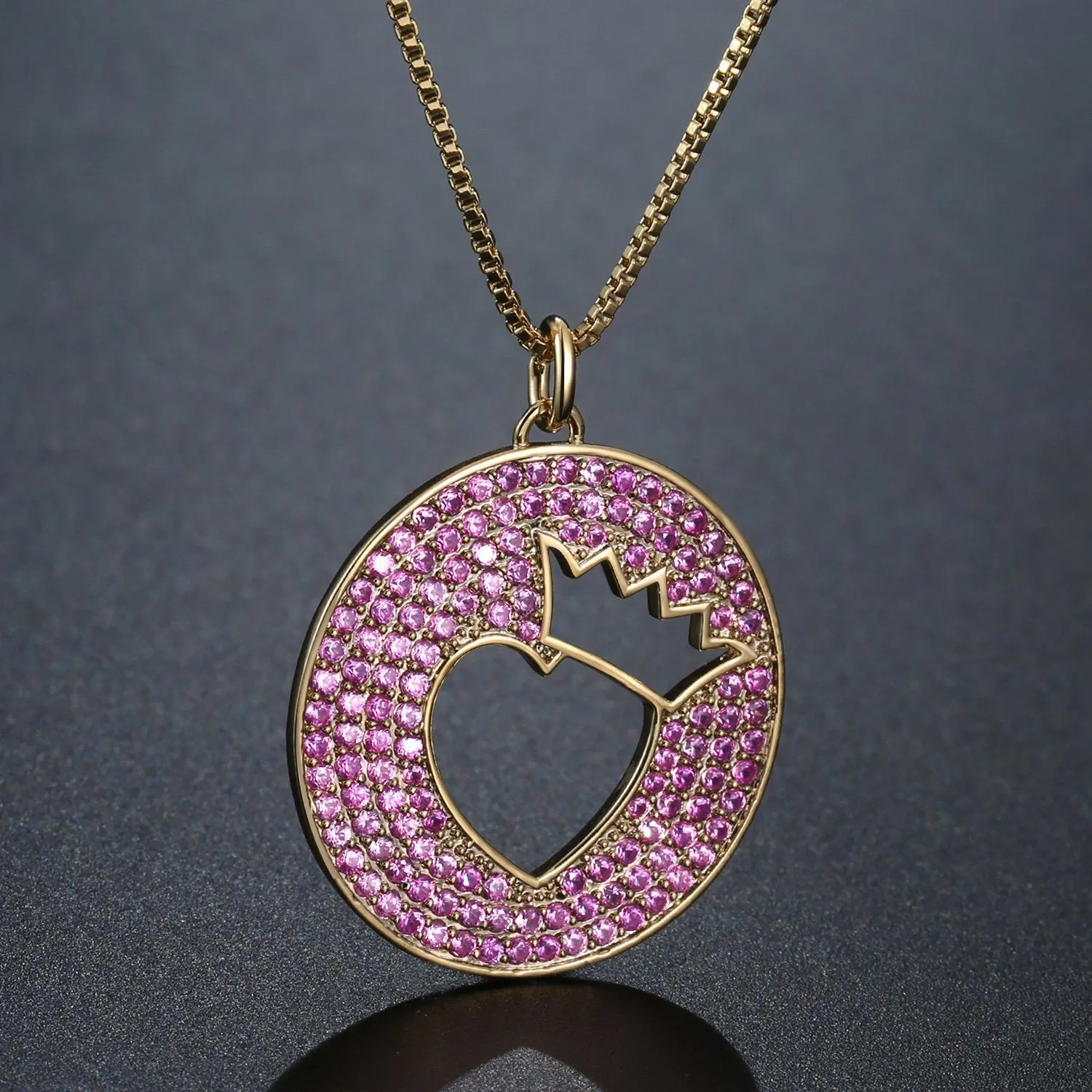 Crown Heart Hollow Round Pendant Necklace KPN0269