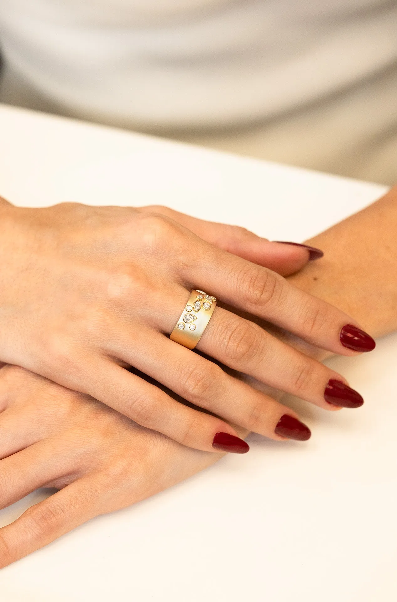 Diamond-Set Satin Cigar Band by Shy Creation