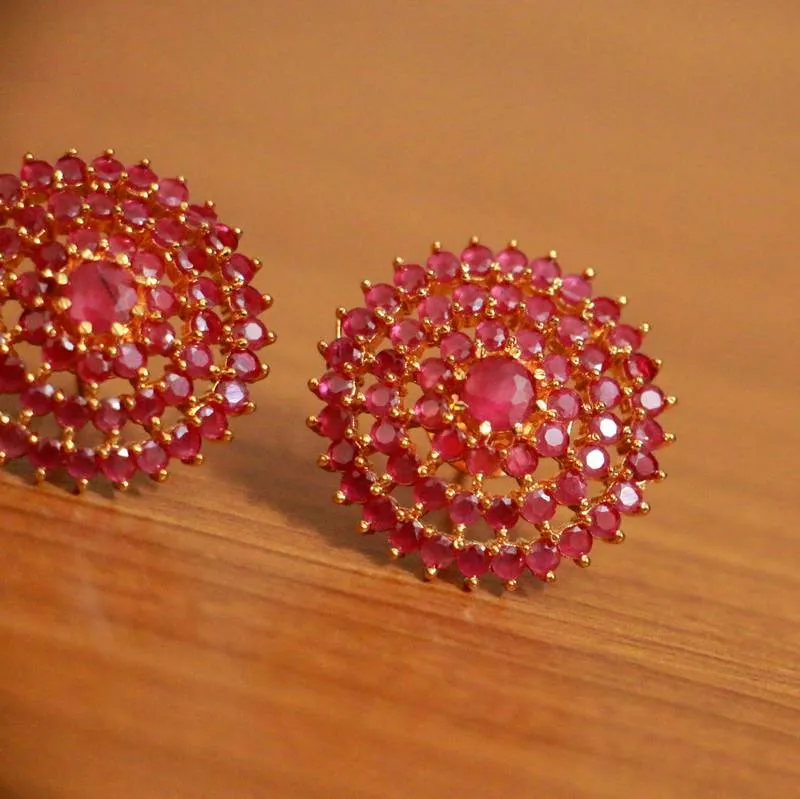 Emerald Look Round Shaped Fine Studs