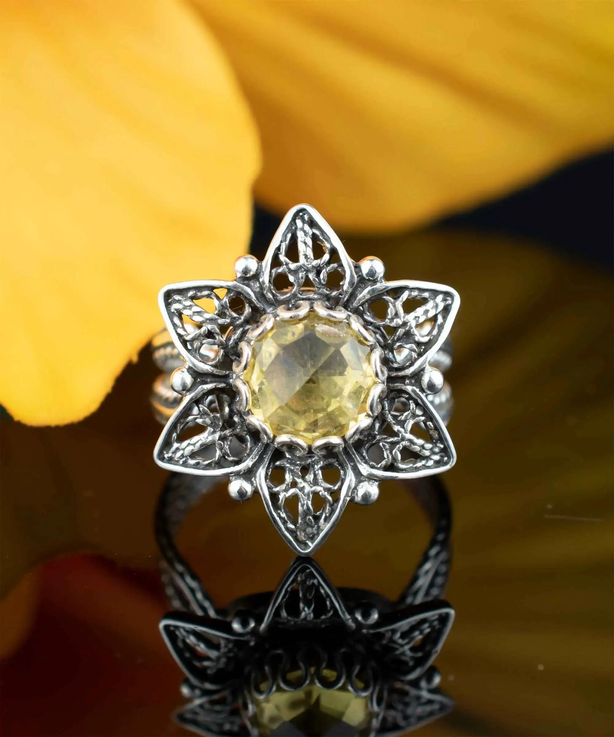 Filigree Art Citrine Gemstone Daisy Flower Women Silver Cocktail Ring