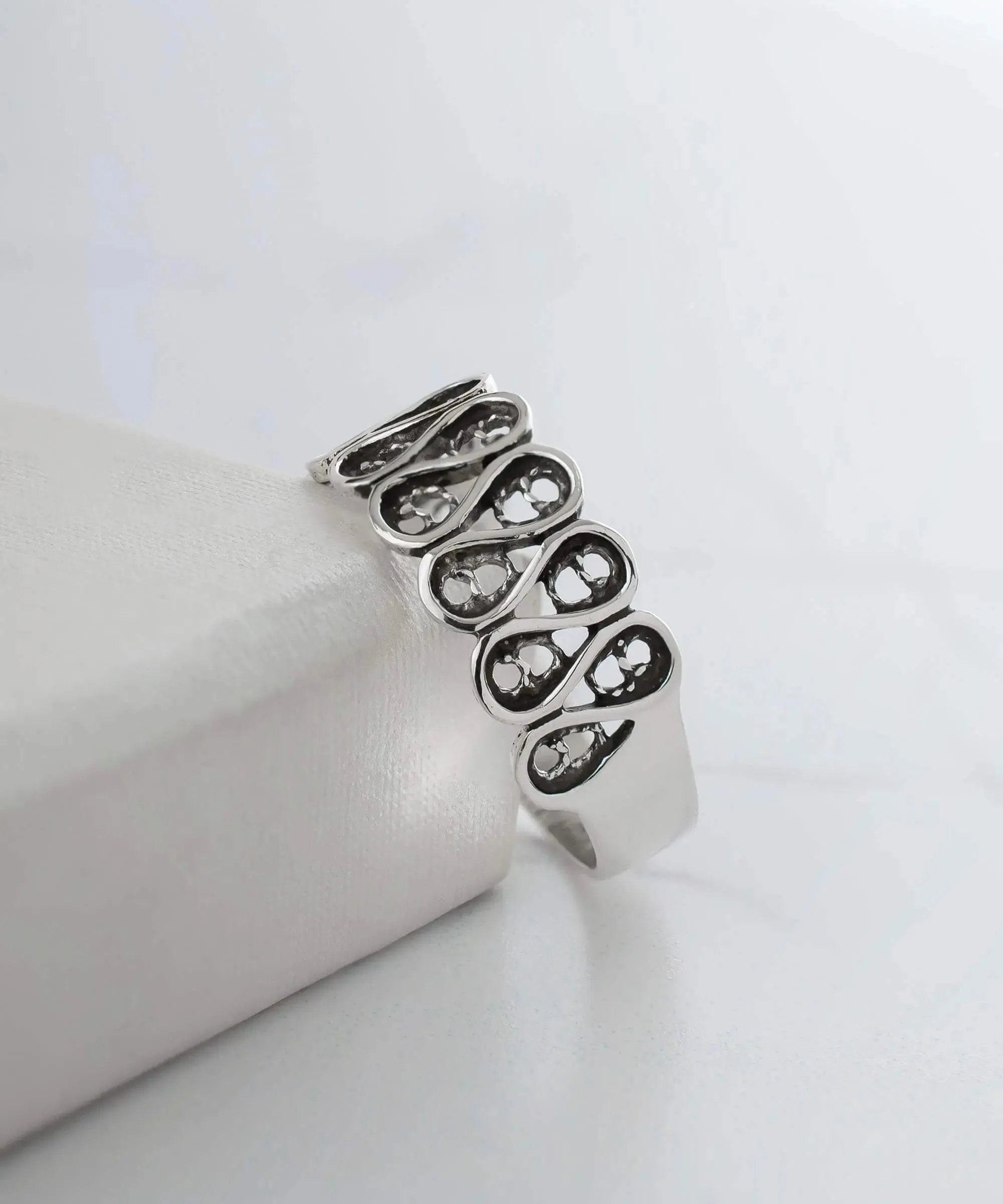 Filigree Art Sterling Silver Women Wavy Band Ring