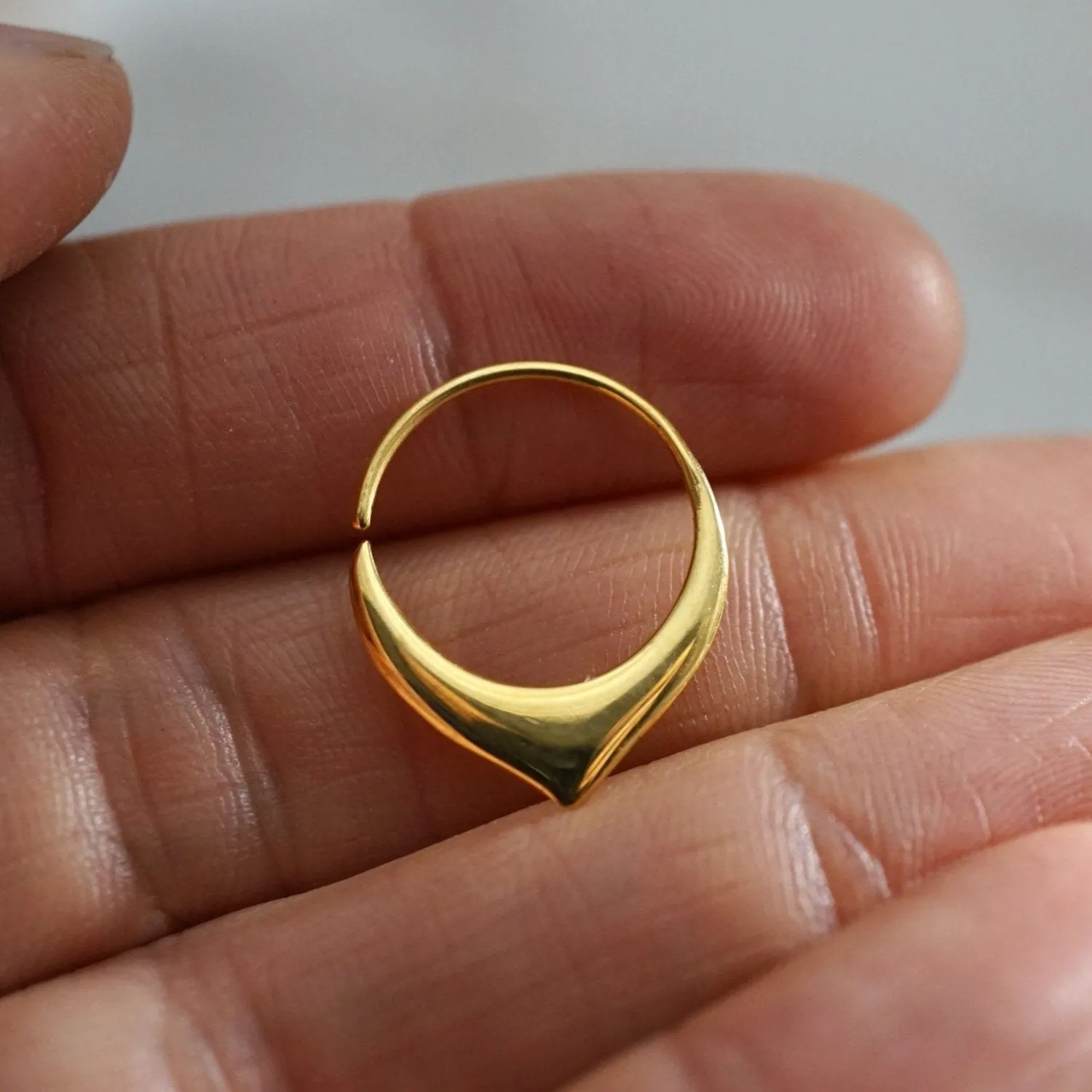 Gold Tiny Petal Hoop Earrings 18K - Sleeper Hoops 14mm(240)