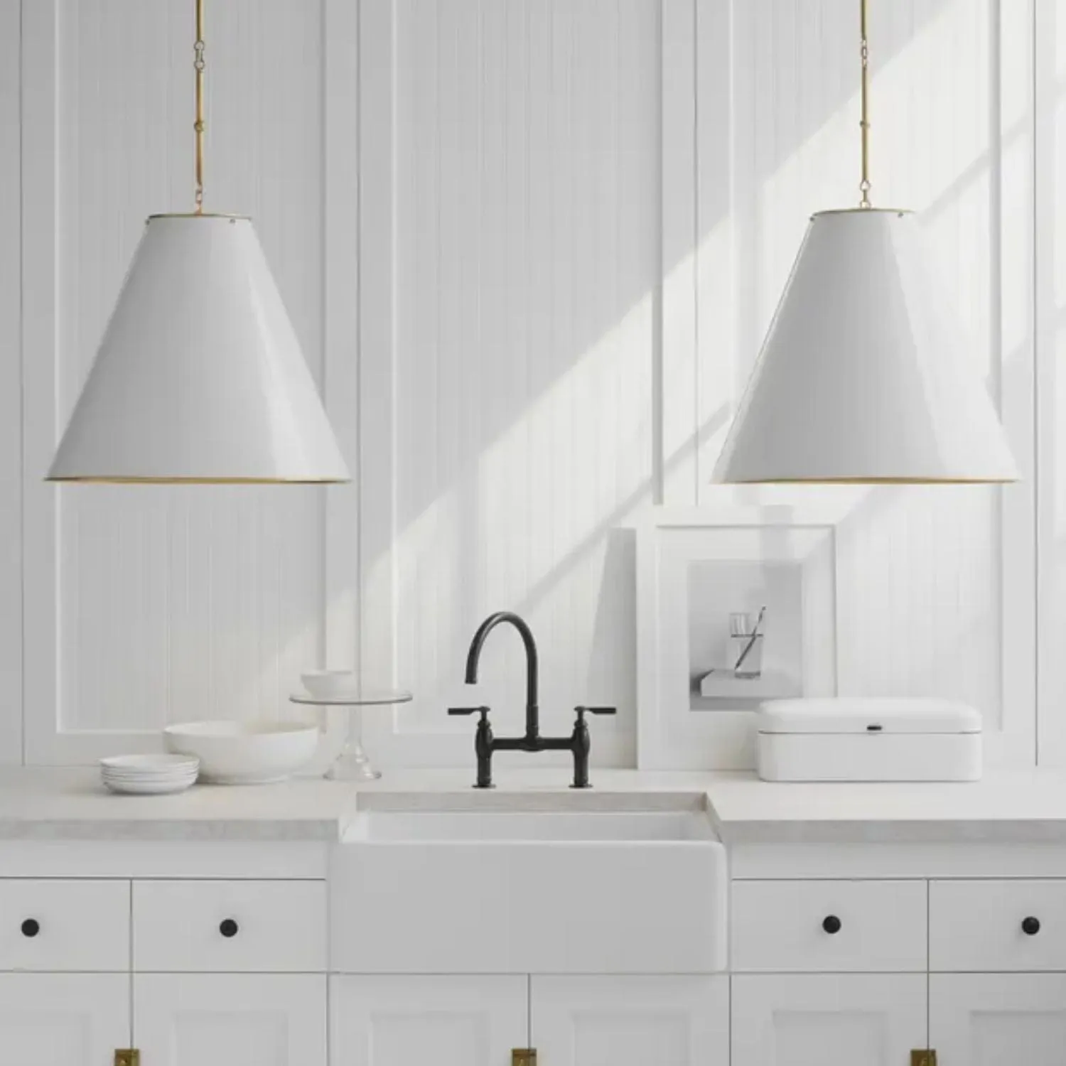 Goodman Large Hanging Lamp