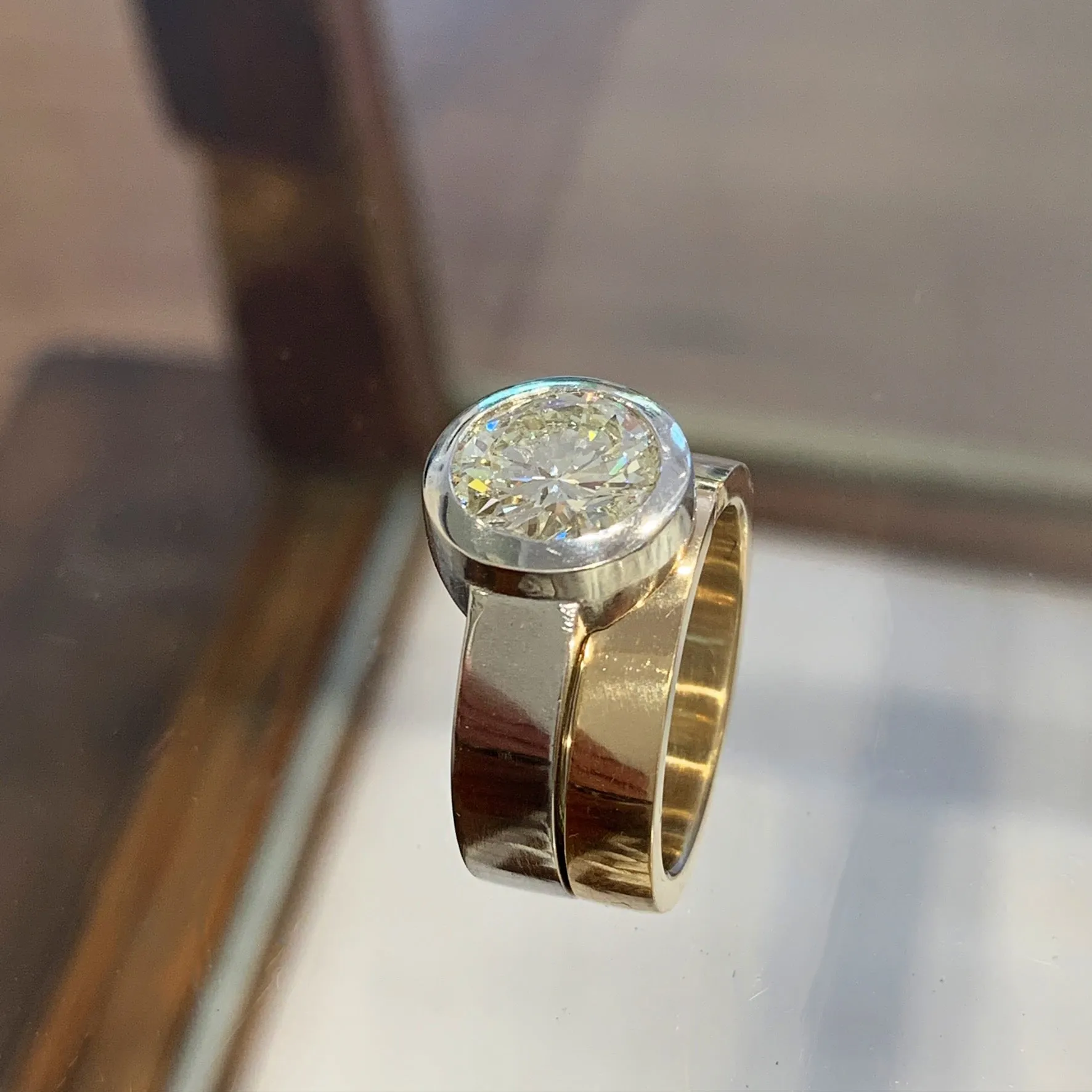 Jeffrey Levin / Ring / Engagement / Modern Solitaire Diamond / Platinum