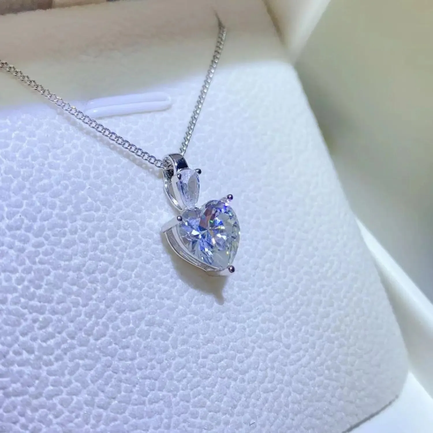 LOVCIA 2 Carat Moissanite 925 Sterling Silver Heart Pendant Necklace