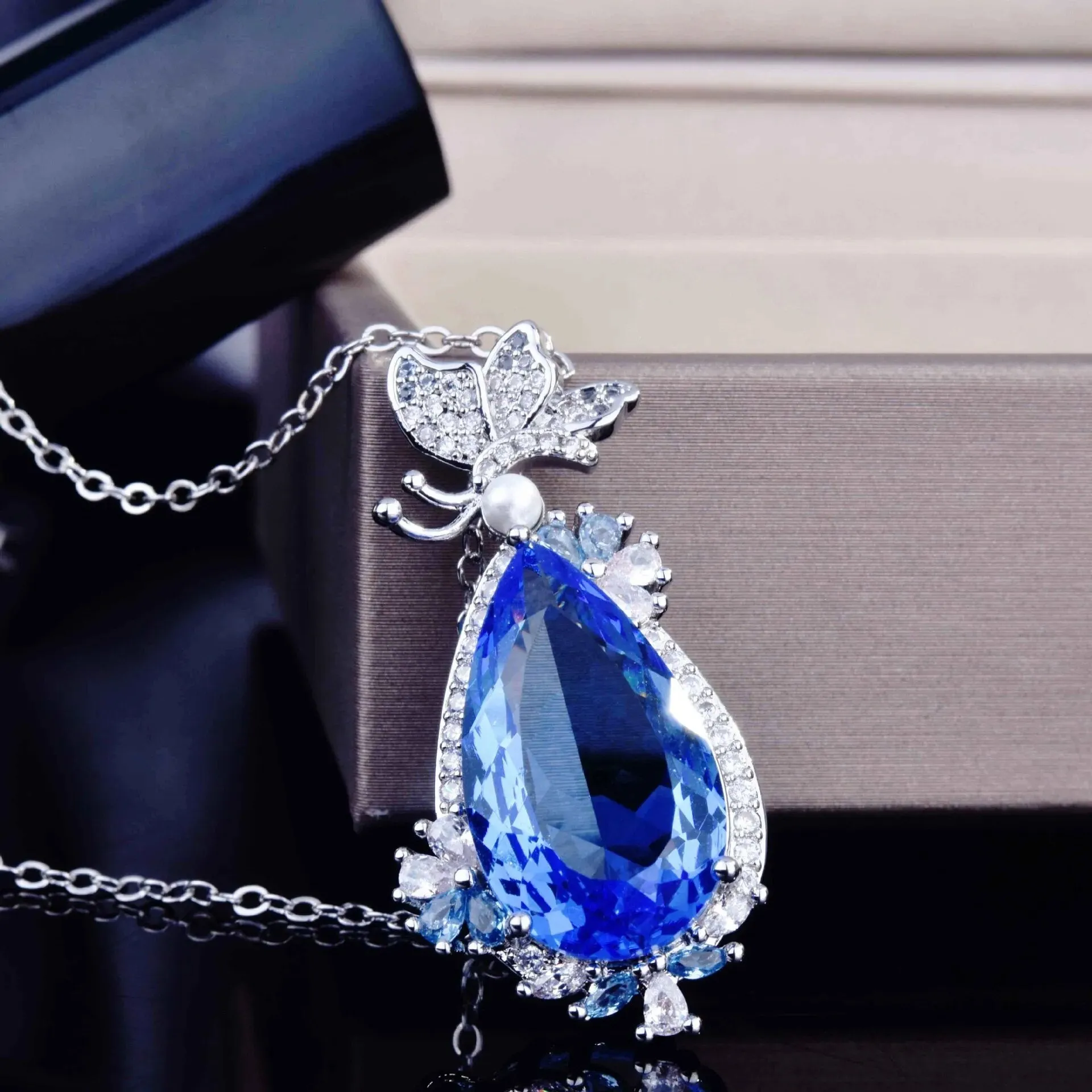 Luxury New Design Water Drop Imitate Sapphires Blue Stone Butterfly Pendant Necklace For Women