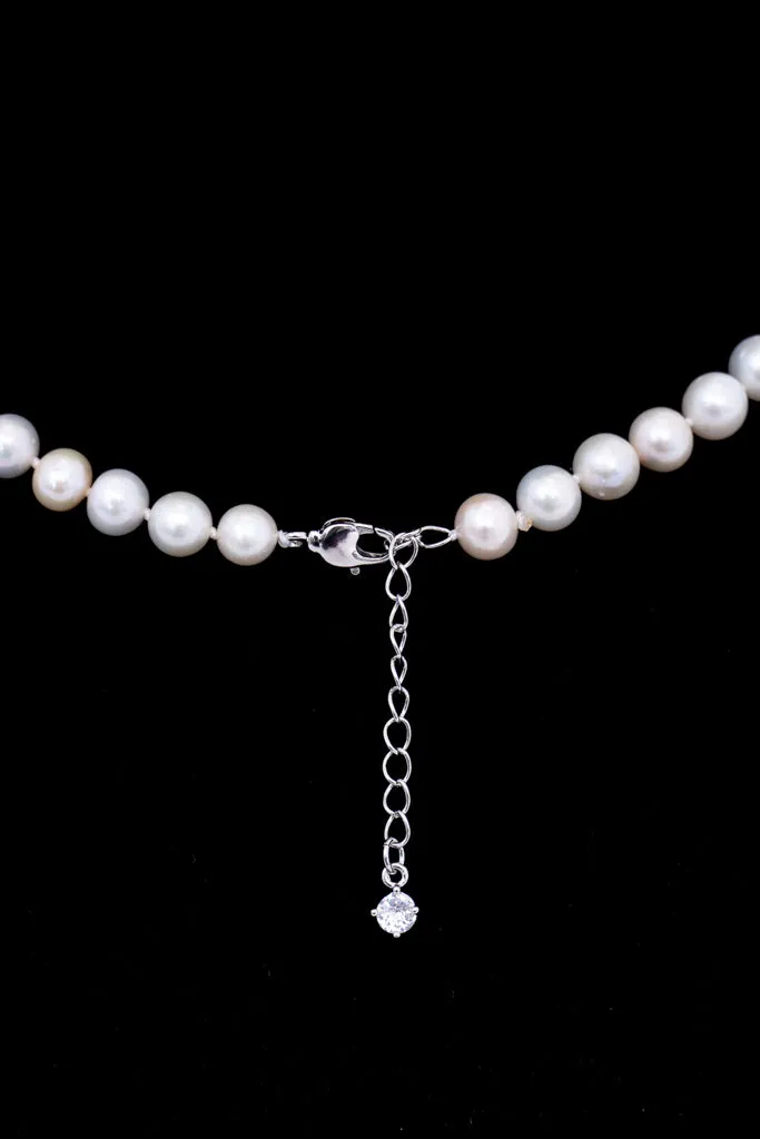 Medium Round White Pearl Necklace