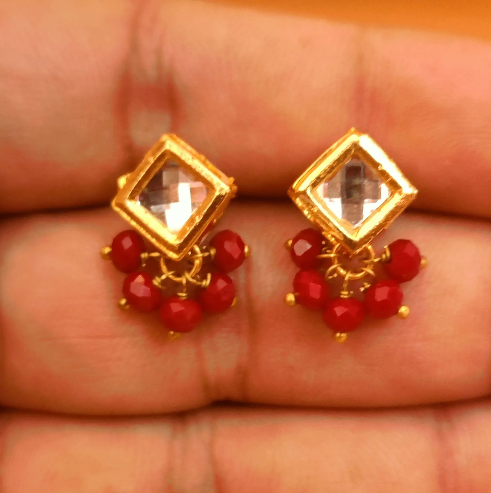 RED CRYSTAL SQUARE SHAPED KUNDAN STUDS
