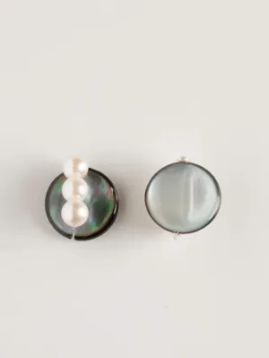 Reversible ear clip black butterfly shell