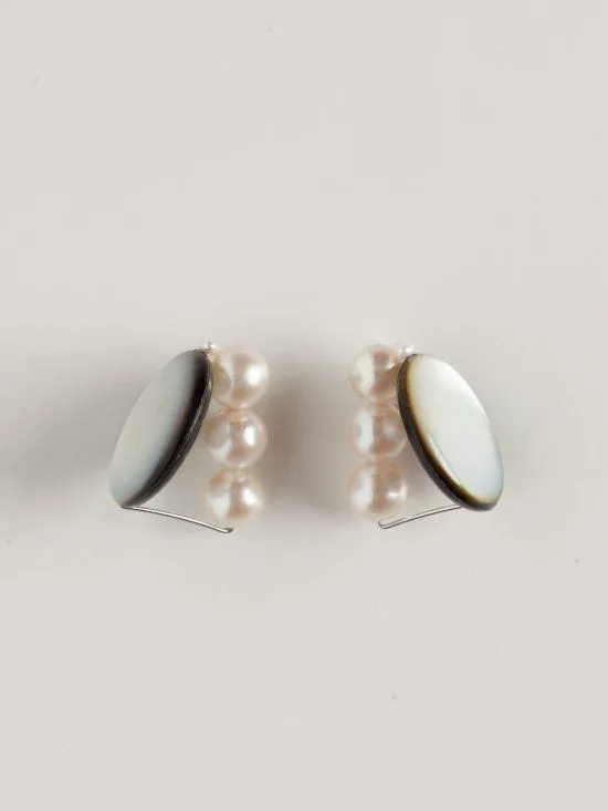 Reversible ear clip black butterfly shell