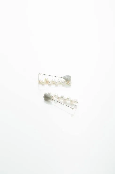 Reversible ear clip gray moonstone