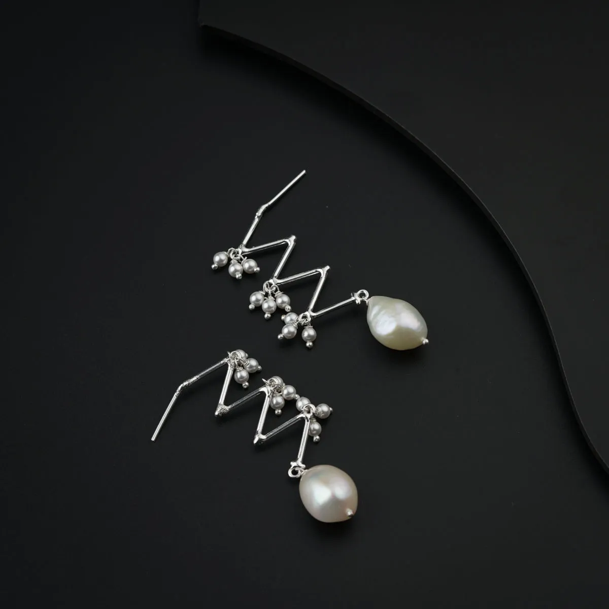 Silver Pearl Zig Zag Earring