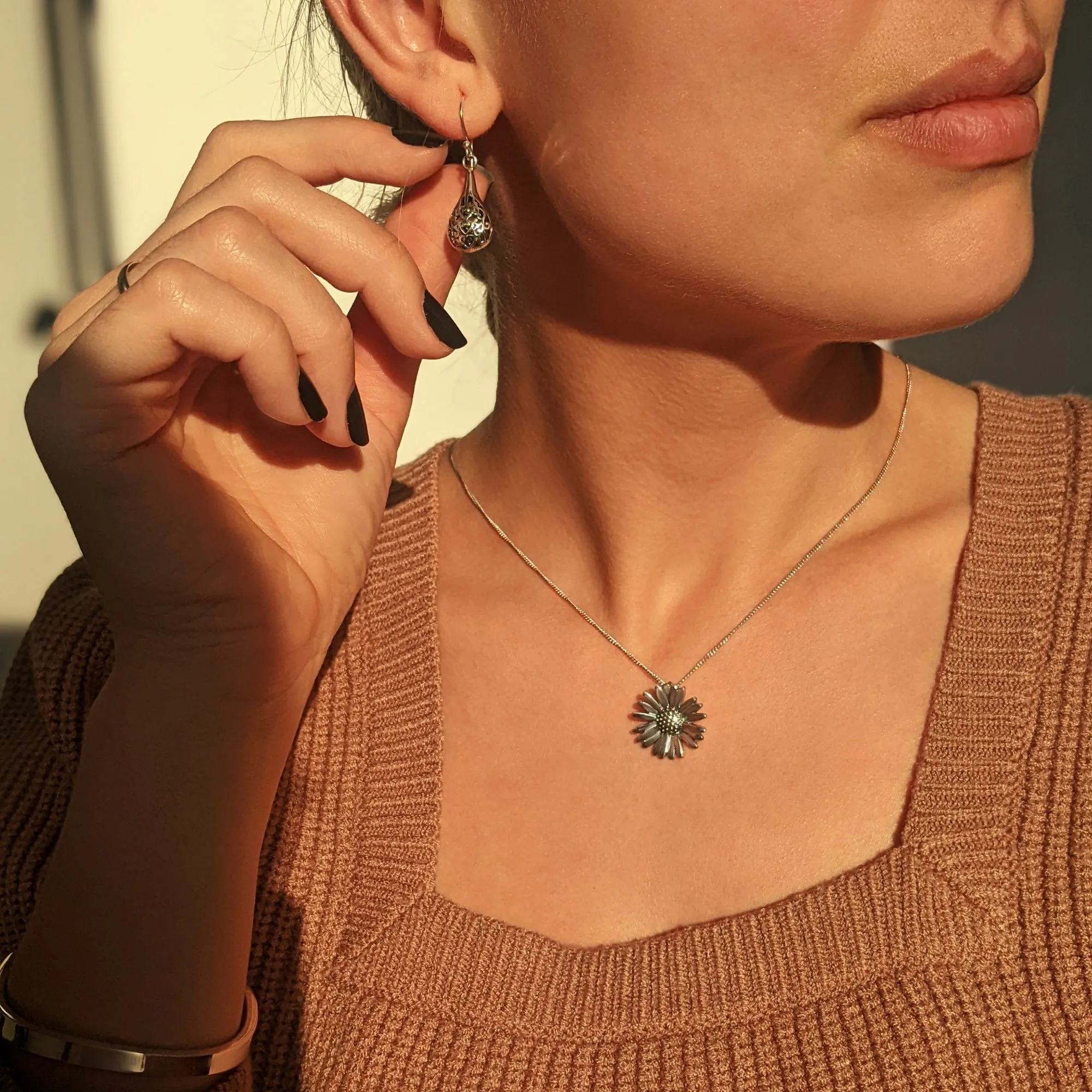 Sterling Silver Daisy Flower Sunflower Pendant Necklace With Curb Chain