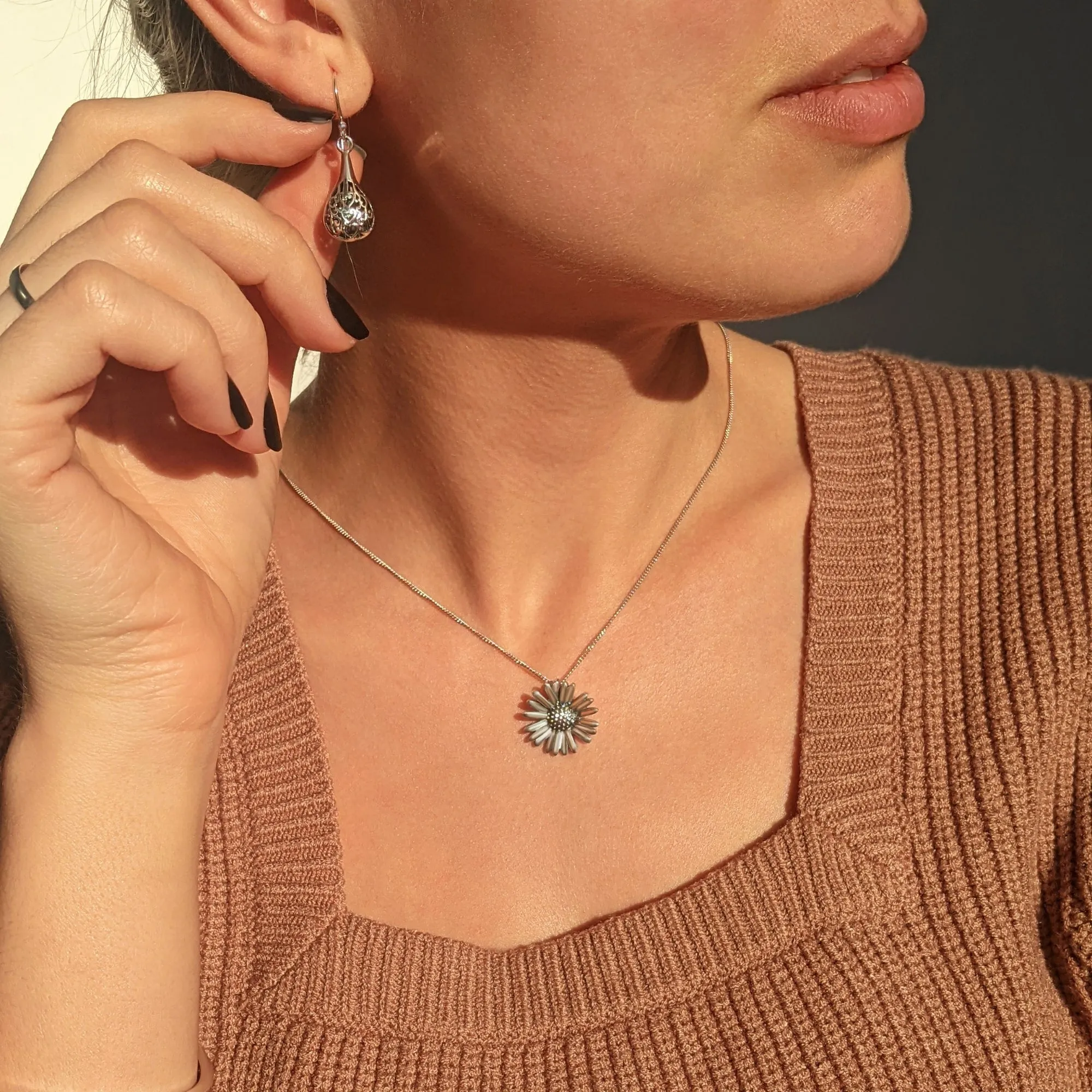 Sterling Silver Daisy Flower Sunflower Pendant Necklace With Curb Chain