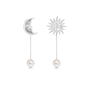 The Lovers Backdrop Silver Earrings w. Pearl