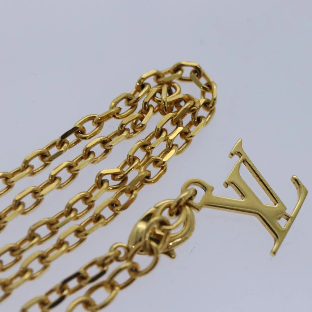 Trendy Inspired Louis Vuitton Pandantif Rock Me Necklace Necklace Metal Gold Pink Lv Auth 87373