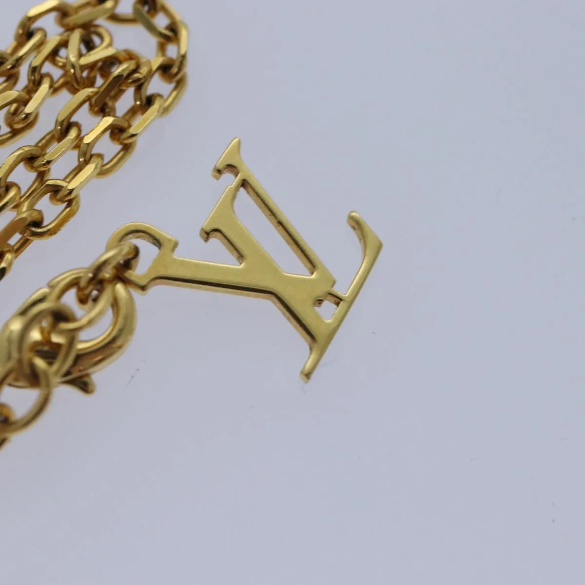 Trendy Inspired Louis Vuitton Pandantif Rock Me Necklace Necklace Metal Gold Pink Lv Auth 87373